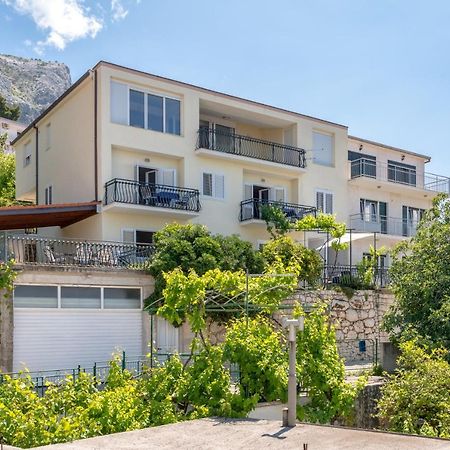 Apartmani Mirta Omis A Екстериор снимка