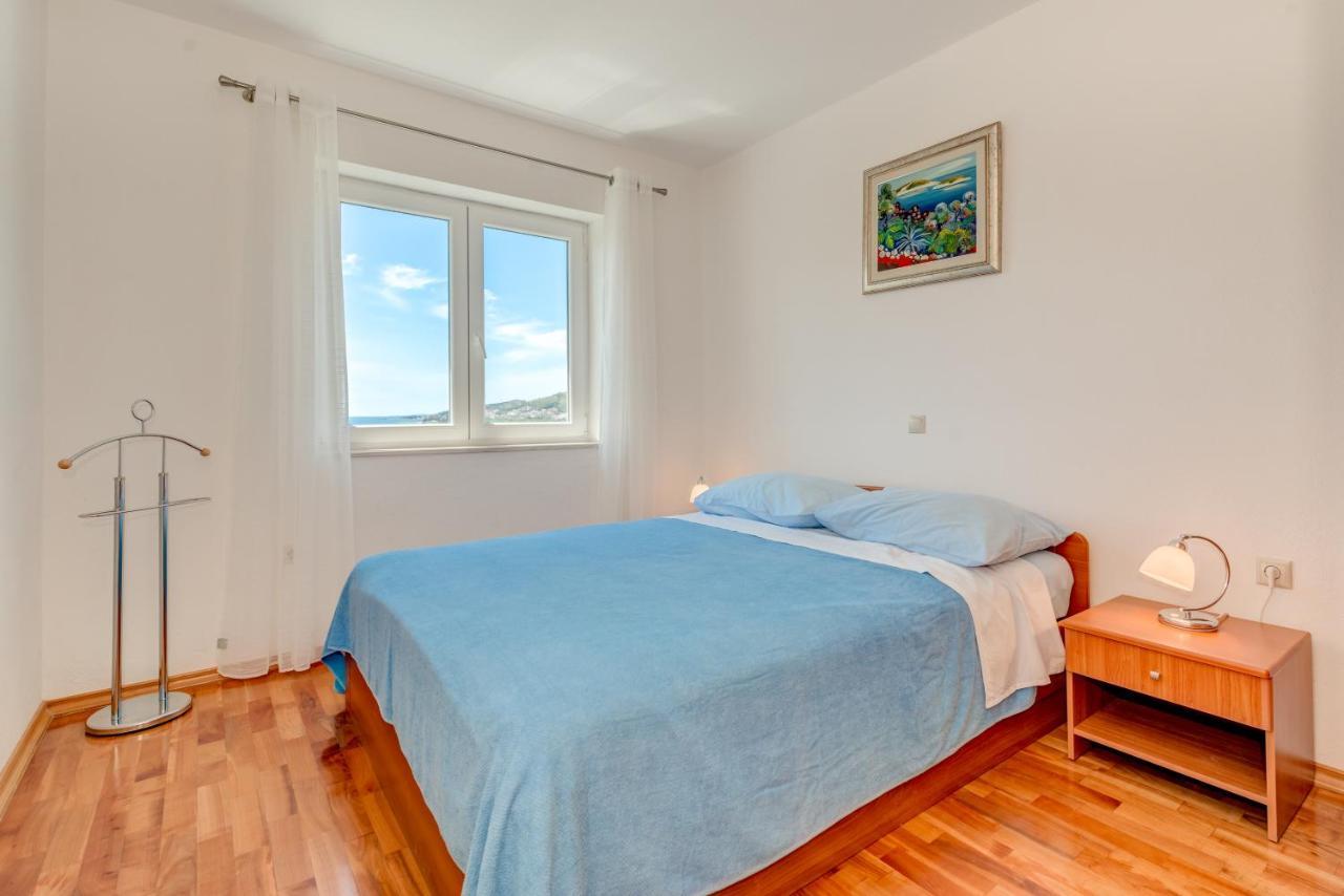 Apartmani Mirta Omis A Екстериор снимка