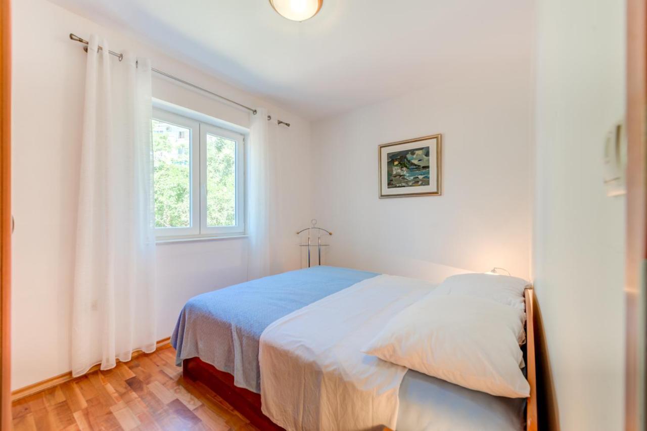 Apartmani Mirta Omis A Екстериор снимка