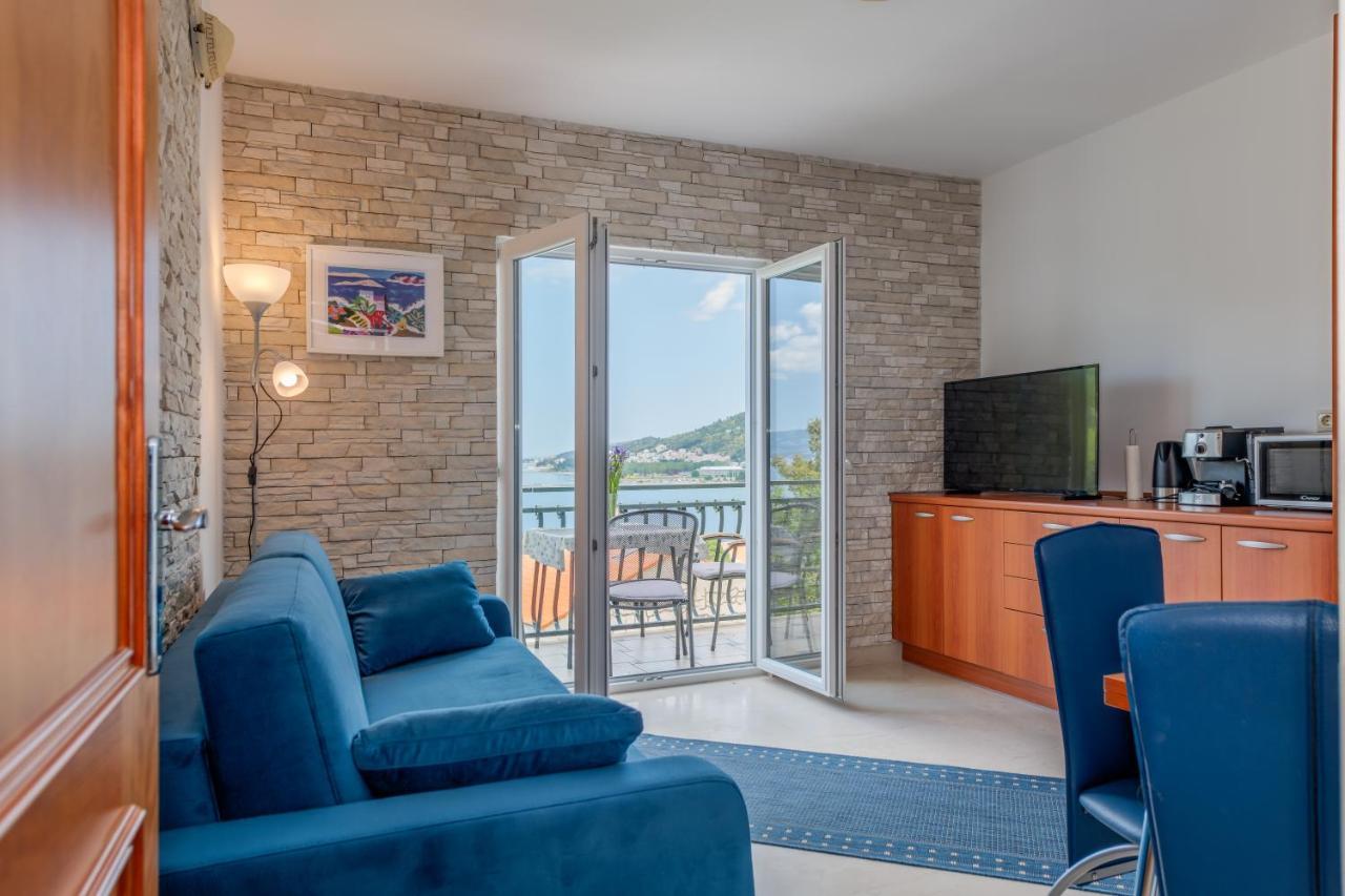 Apartmani Mirta Omis A Екстериор снимка